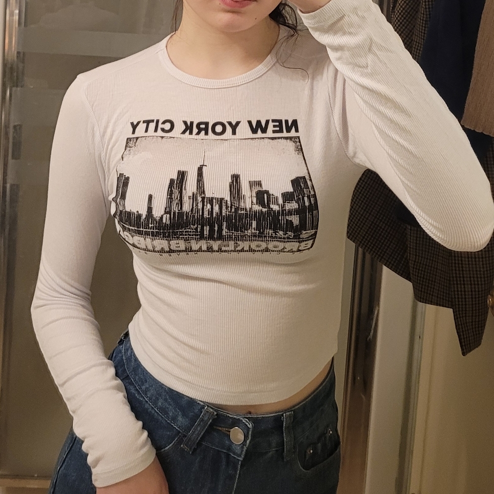 white new york city brooklyn bridge graphic long sleeve ribbed cropped tshirt